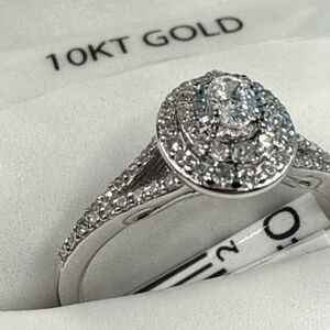 Elegant Silver Diamond Ring